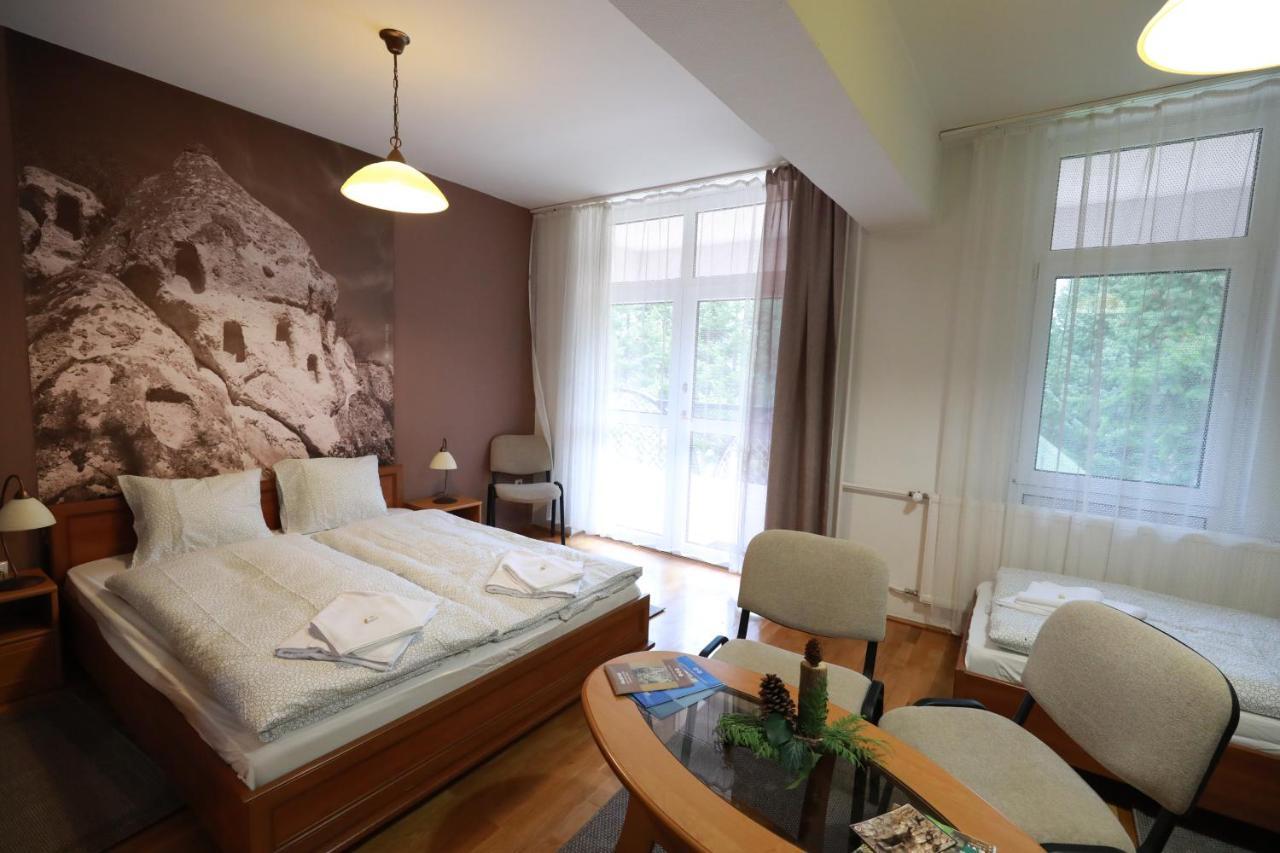 Hotel Geopark Vendeghaz à Bukkszentkereszt Extérieur photo